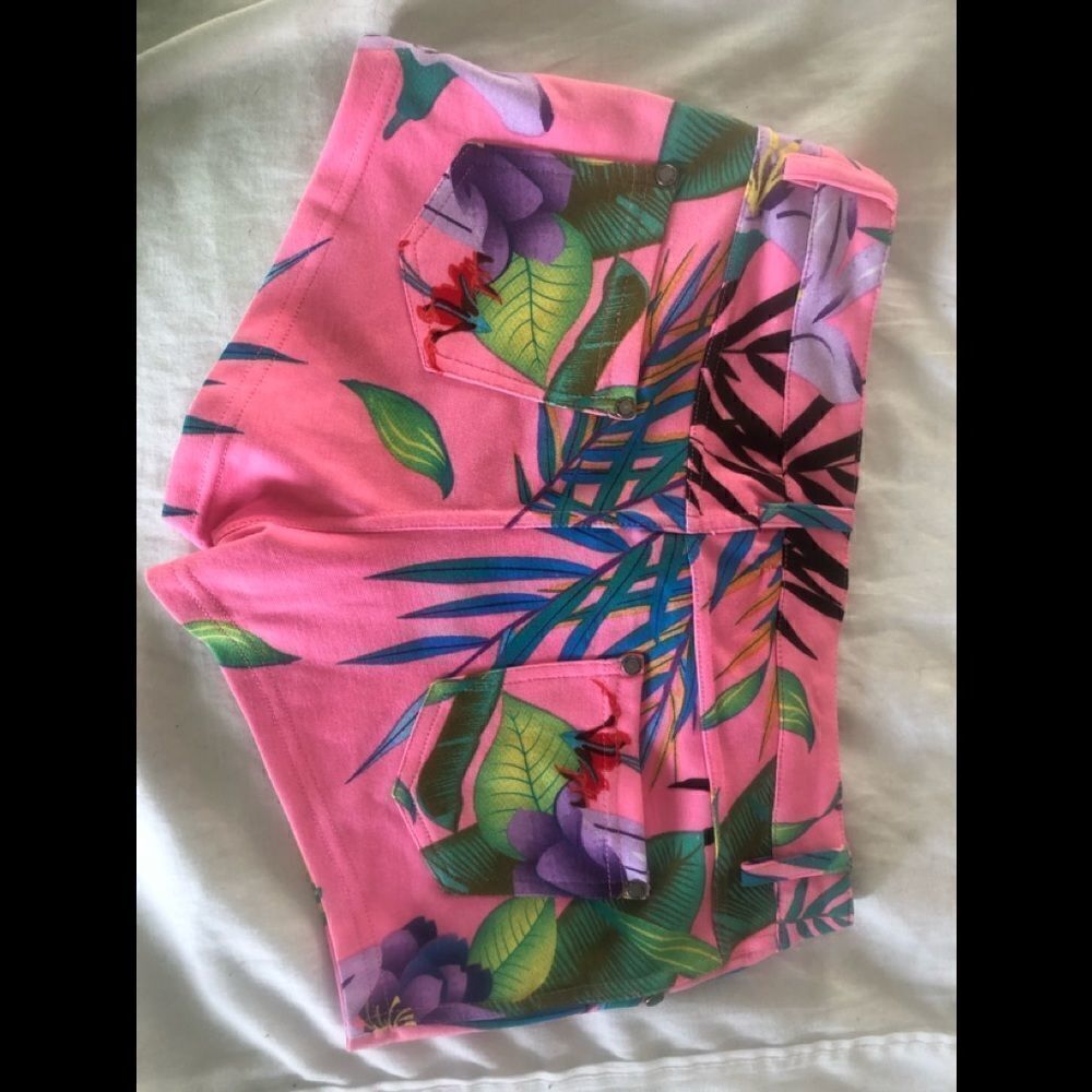 Erow hot pink shorts super cute